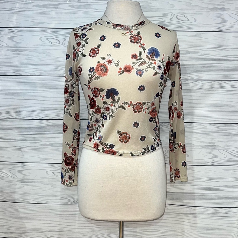Floral Cream Mesh Top 🤍